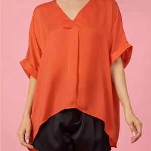 Glam Hi-Lo Hem short sleeve orange silk-feel blouse M Medium brand new with tags
